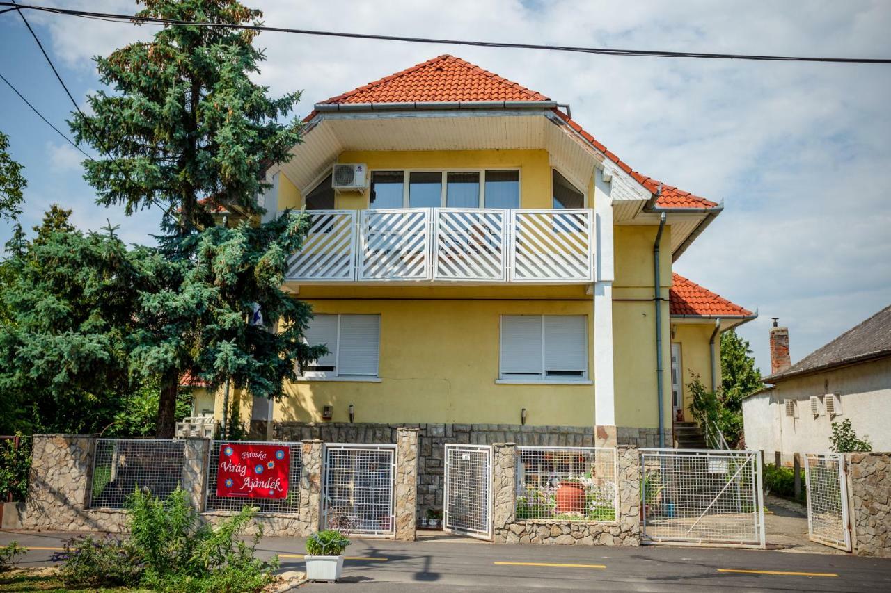 Viragos Vendeghaz Apartment Keszthely Exterior photo